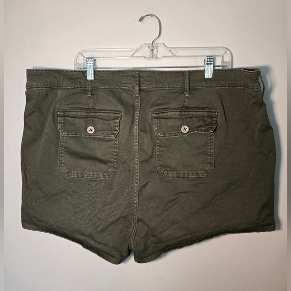 Torrid Shorts Womens Plus Size 22 Olive Green Buttonfly Stretch Chino Shorts - Picture 2 of 5
